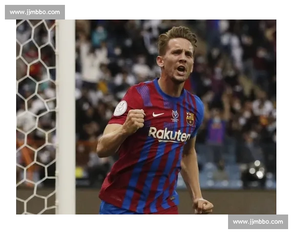 德比冲突焦点:维尼修斯斥佩德里 “爱哭鬼”